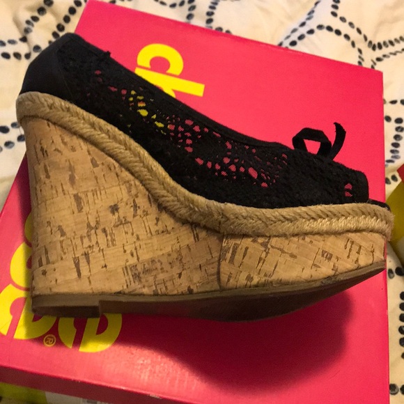 Black crochet wedges - Picture 3 of 4